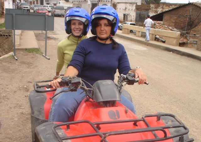  Come with friends on the motorcycles 
